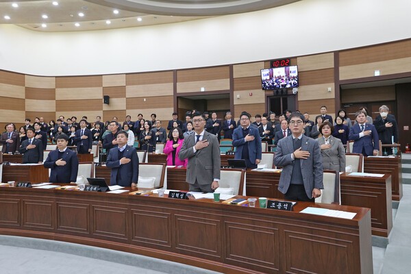 지난 20일 개최한 정례회 제1차 본회의에서 원주시의회는 건의안 3건을 채택해 관계 기관에 발송했다.