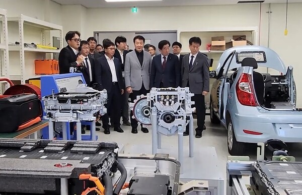 지난달 횡성군은 미래차 정비기술인력 전문교육기관을 개소했다.